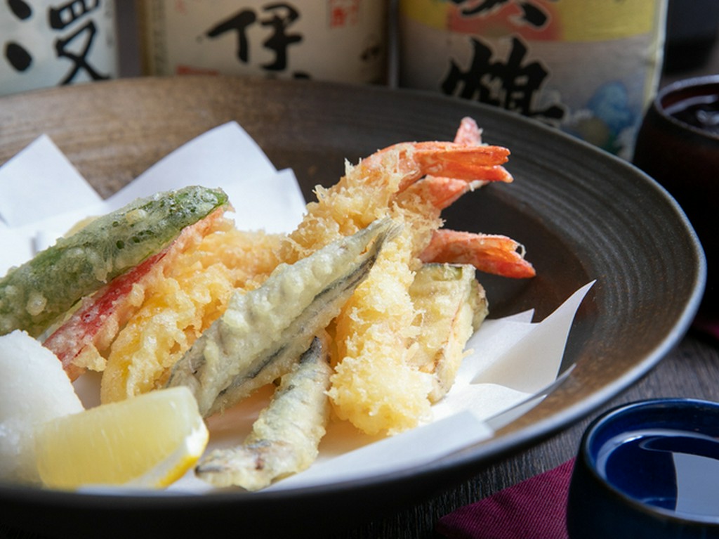 サクサクの衣に旨みを閉じ込めた『天麩羅盛り合わせ』