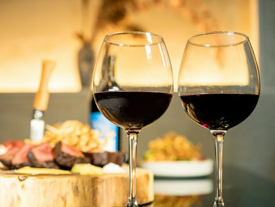 美味しいワインとお肉を