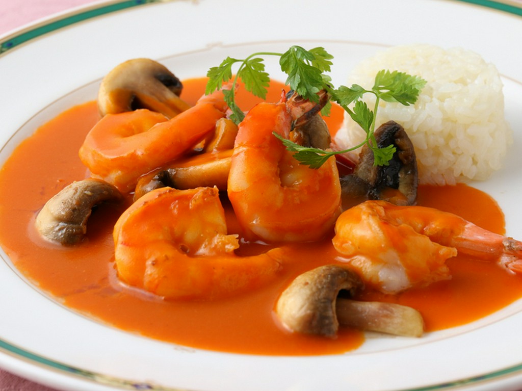 高級食材の伊勢海老の旨味を堪能できる一品『海老のソテー　ソースアメリケーヌ』