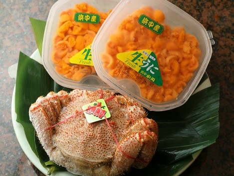 北海道産食材の代名詞、産直ならではの新鮮なおいしさが光る『塩水ウニ＆カニ』