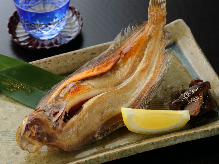 凝縮された旨味の干し魚をさらに美味しく！『柳鰈若狭焼き』
