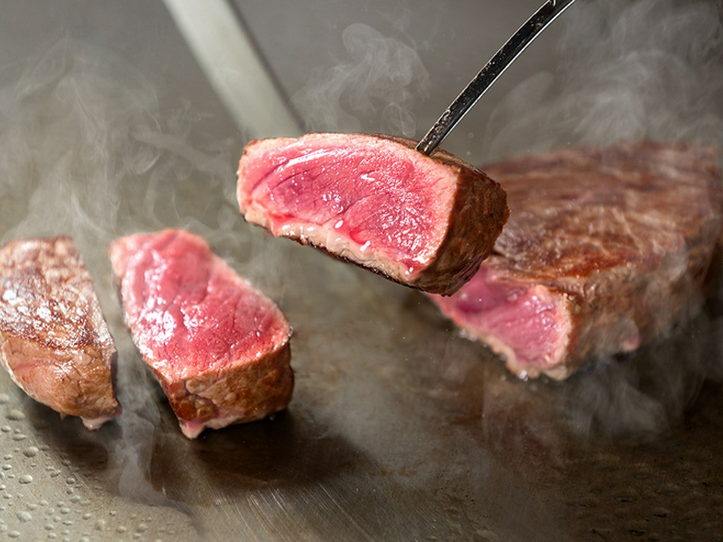 落ち着いた大人の雰囲気で二人の時間を