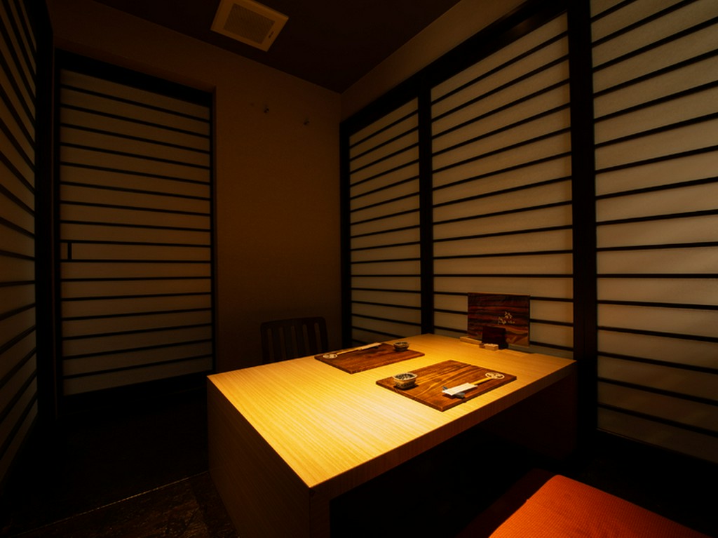 接待、デート、記念日などでの利用がふさわしい個室