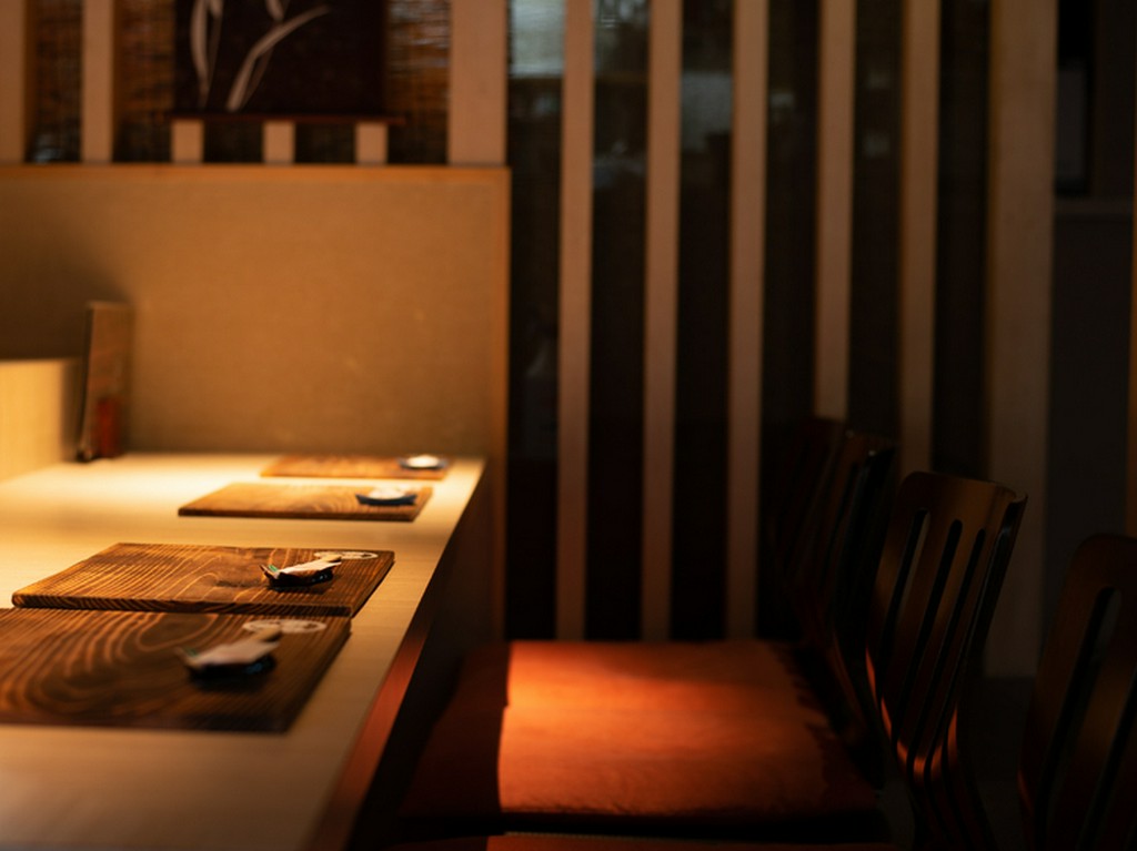 デートの約束をした後は、【右近】にて早めの予約を