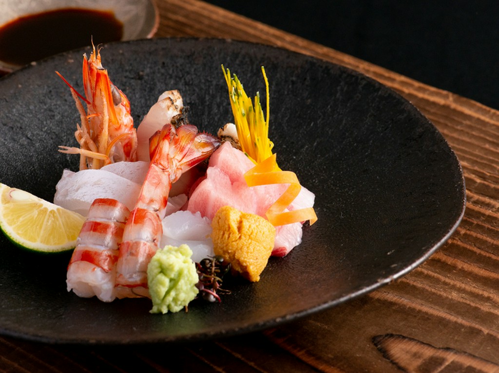 魚貝や季節の野菜など、旬を表すものをふんだんに使用