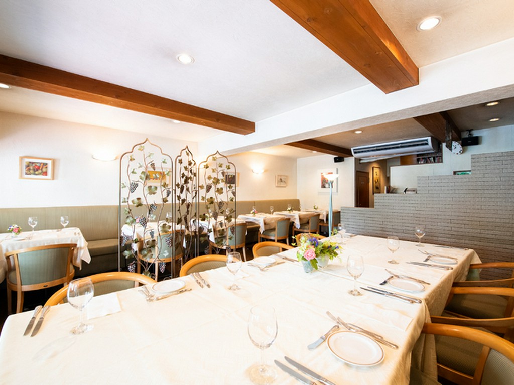 歓びの日にふさわしい、温かく和やかな雰囲気を演出