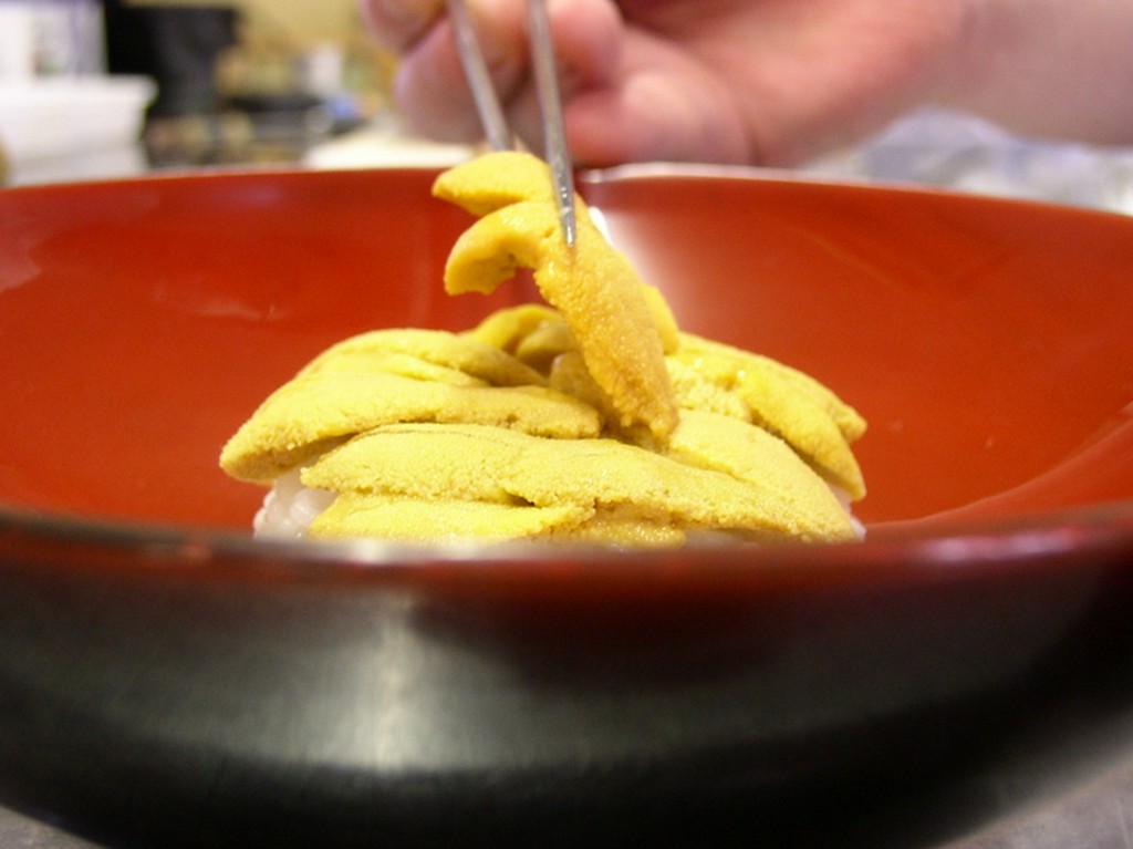 旬を大切にした希少な一品、赤ウニがおいしくなる時期だけ楽しむことができる『ウニ飯』