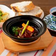 サラダ・パン又はライス・スイーツ・コーヒーor ティー