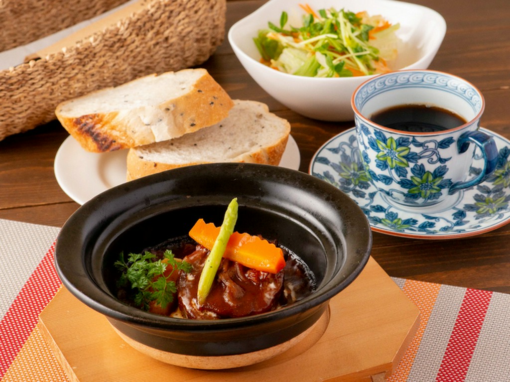 気がつけばぺろりと間食。料理人自慢の『ビーフシチュー』