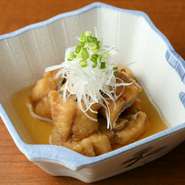 魚料理は骨が煩わしく苦手な人でも安心して食べられるよう、全ての骨を一つ一つ丁寧に取り除いてから調理しているそうです。味付けもあっさりとしていて、素材の旨みが最大限に引き出されています。