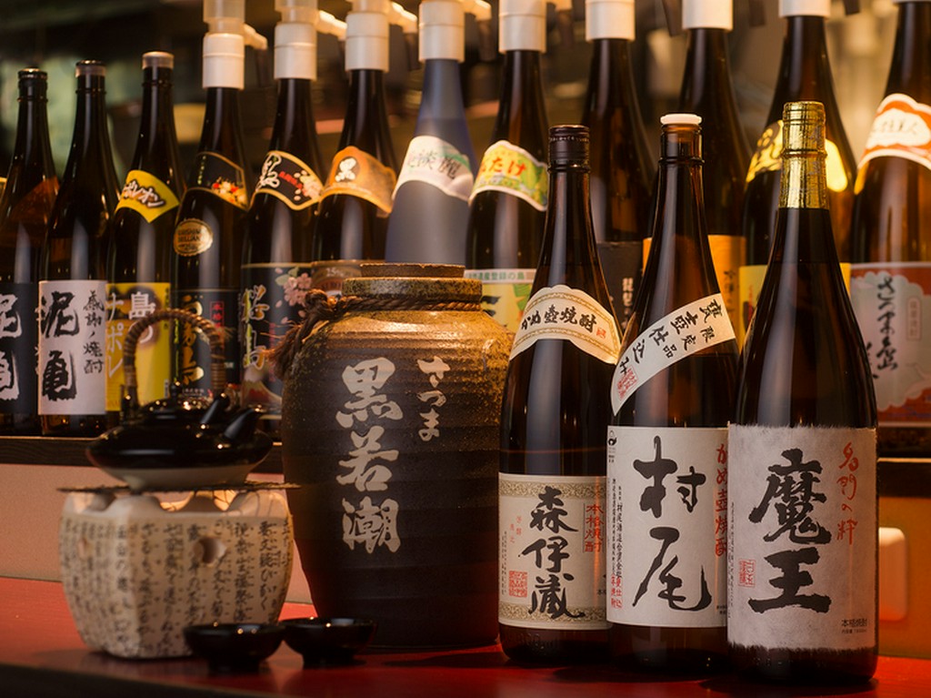 定番から希少なものまで楽しめる焼酎のラインナップが嬉しい