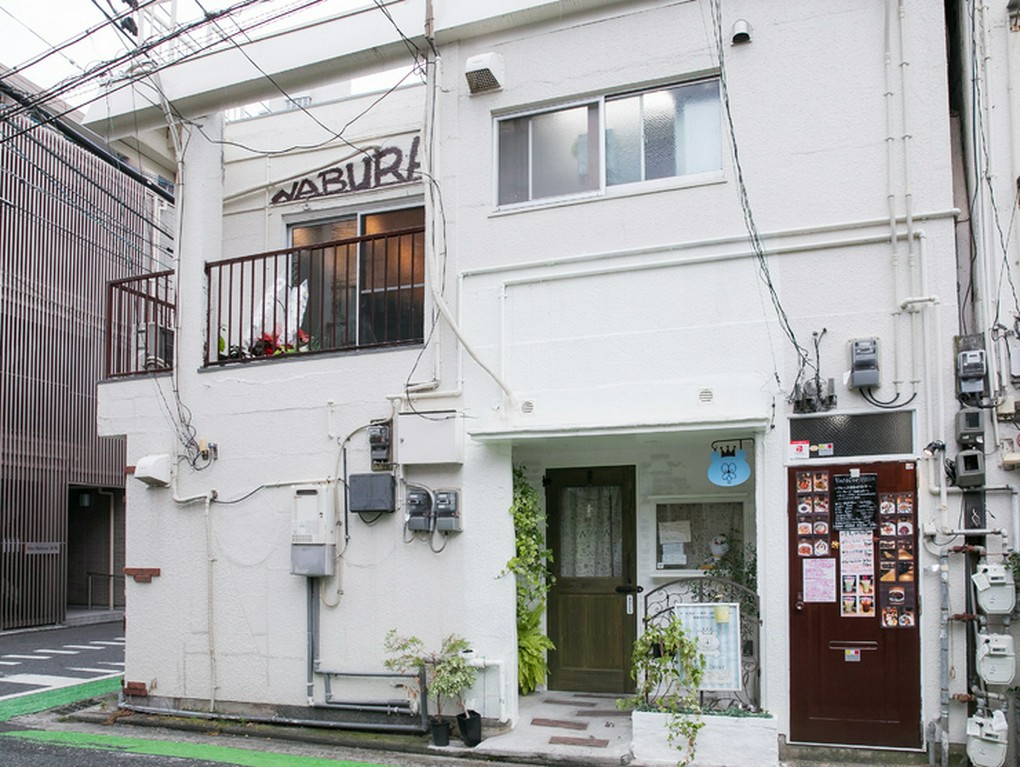 赤坂けやき通り裏にひっそりと佇む、ワインバー