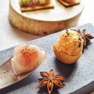 ランチタイムにディナーコースをお召し上がりになられる場合は、12時半まででご予約ください。
お食事提供に2時間半ほどかかります。