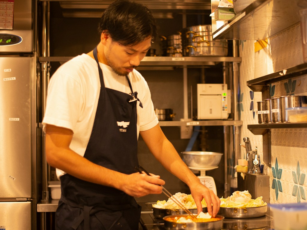 一つ一つ手順を追い、じっくり仕上げる鍋で訪れる人を魅了