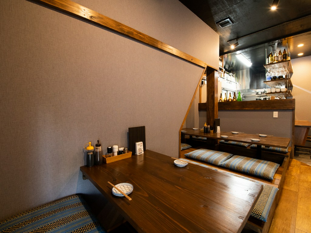 デートから宴会まで、掘りごたつの座敷