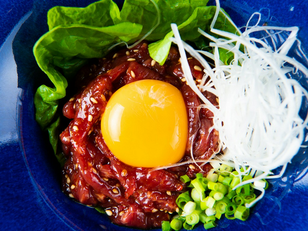 ピリ辛のタレで旨み際立つ『King of ユッケ』