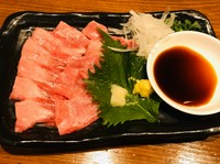 当店の一押しメニュー
3頭で1人前分しか取れない希少部位を使用。
是非1度ご賞味くださいませ。

