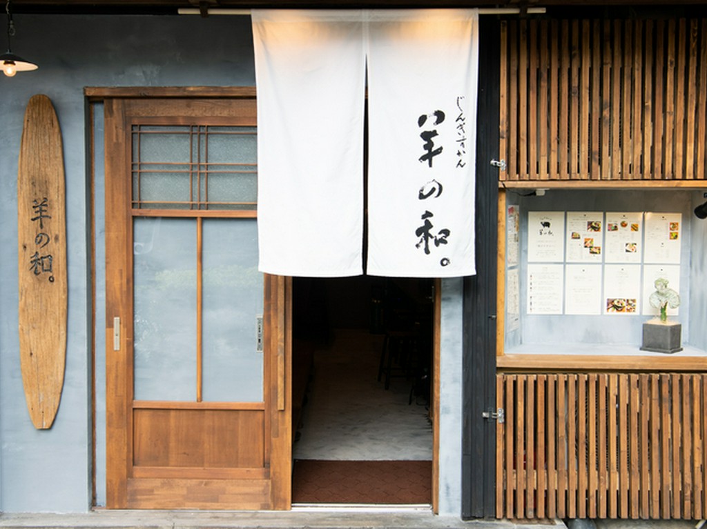 博多・天神駅から100円バス利用、住吉バス停の目の前