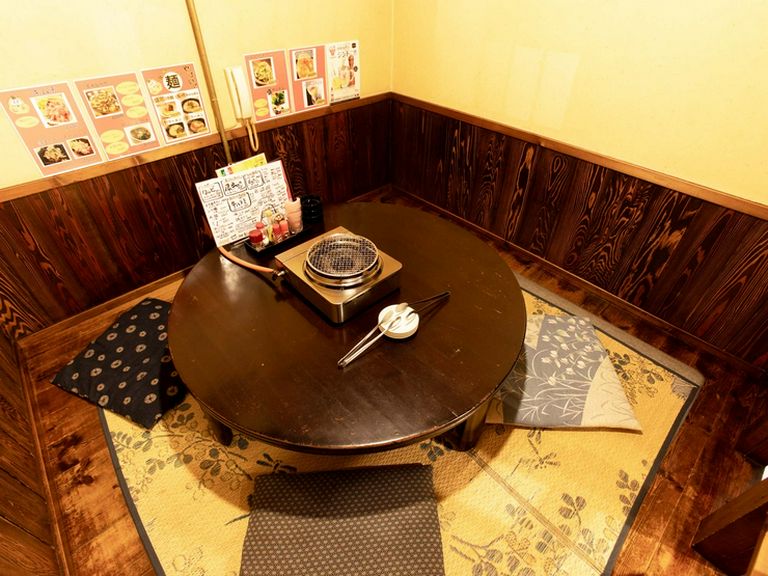 周りを気にせず過ごせる個室は、2名から最大16名までで利用可能