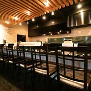 会社の帰りや休日の外出時などに立ち寄りやすい、長原駅徒歩1分の好立地。軽く食事を済ませたいときも、ゆっくりお酒を飲みたい夜も、幅広い機会に利用できます。