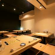 掘りごたつ席は最大20名までで利用可能。決まったコースメニューはありませんが、予算と料理の希望に応じて宴会料理を用意してくれます。冬は鍋料理も提供します。