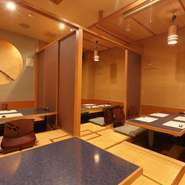 宴会にもちょうど良い、最大22名まで入れる掘りごたつ式の座敷席