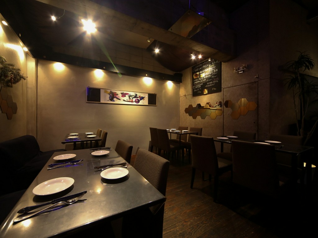 貸し切り利用可能。飲み放題の用意もあり、各種宴会に心強い