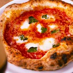 ピザ生地、チーズ、トマトソース…、すべてにこだわりが詰まった、イチオシの『マルゲリータ』