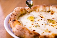 イタリア産の5種類のチーズと生クリームを使って味の深みを出している、『クワトロフォルマッジ』