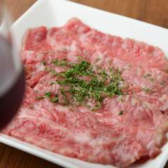 黒毛和牛の霜降り肉をしっとり柔らかに低温調理