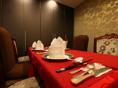 ヌーベルシノワにふさわしい食器やカトラリー