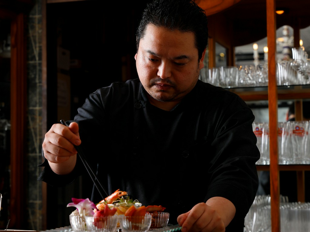 味付け、盛り付け、飾り付けすべてに料理人の技が光ります