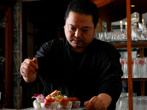 味付け、盛り付け、飾り付けすべてに料理人の技が光ります