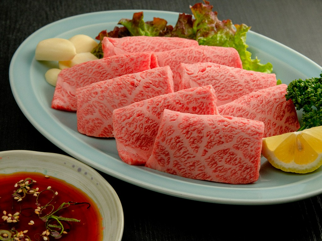 あっさりとした上質な脂の甘みがたまらない『和牛ハネシタ』