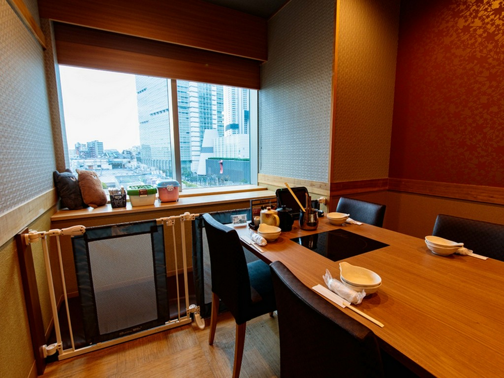 キッズスペースあり。ファミリー層にも嬉しい個室