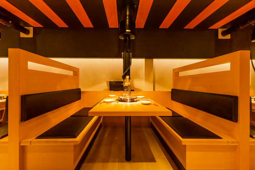 あまり人目を気にせずに、焼肉を楽しめるボックス席もあり