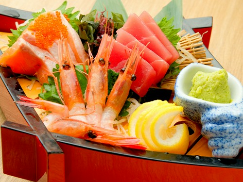 鮮魚介の旨みを味わう『市場直送お造り3点盛り合わせ』