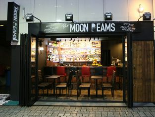 Bar MOON BEAMS
