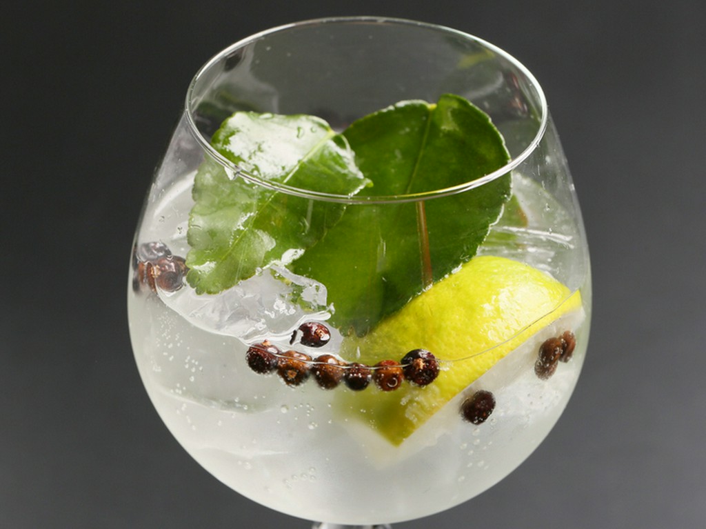 独創的な世界観を醸し出す『ジントニック』