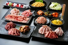 ソフトドリンク１0０分飲み放題付き2500円のお得なプラン!!
※アルコール付き飲み放題500円（税込550円）