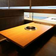 北海道初の特急レーンは、子どもも大人も楽しい気分になれること間違いなし。また、リーズナブルなメニューが中心ですが、高単価のメニューも用意されているので、接待や大切な記念日の会食などにもぴったりです。