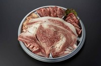 ２～3人前

和牛極上カルビ/和牛リブロース/極上サガリ/せせり/トントロ
スマイルポークカルビ/特選生ラムジンギスカン
　　　　　　　　　　　　　　　　　　　　　　　計600ｇ