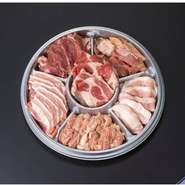 ラムジンギスカン/豚カルビ/せせり/トントロ
牛バラカルビ/鶏もも
