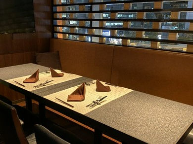 『鉄板焼きの焼き台のある特別な空間・シェフズテーブル席』