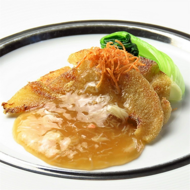 気仙沼産の新鮮フカヒレを鉄板で。必ず味わいたい逸品『フカヒレの鉄板焼き』