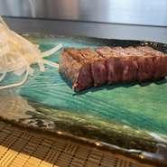 たまゆらフォアグラフラン
黒毛和牛ランプステーキ100g
(お肉増量の場合)
150g＝4,785円
200g＝6,380円
淡路島産玉ねぎ
白米・お味噌汁・香の物
(ガーリックライスに変更+440円)
(コーヒーor紅茶付+330円)