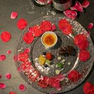 通常のディナーコースに乾杯スパークリングワイン＋スペシャルデザートプレート付きの記念日プランです。