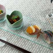 和牛肉を使った有馬煮です。「有馬煮」とは実山椒を使った佃煮のこと。日本酒を始めとするお酒のつまみにピッタリで、ご飯のおかずとしても合います。和牛の旨みを最大限活かすように意識してつくられています。