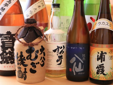 季節感のある日本酒を、四季折々の料理や寿司と共に楽しんで