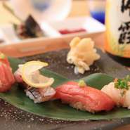 上質な脂の旨みが広がる、厳選マグロを使った『大トロ』や『中トロ』